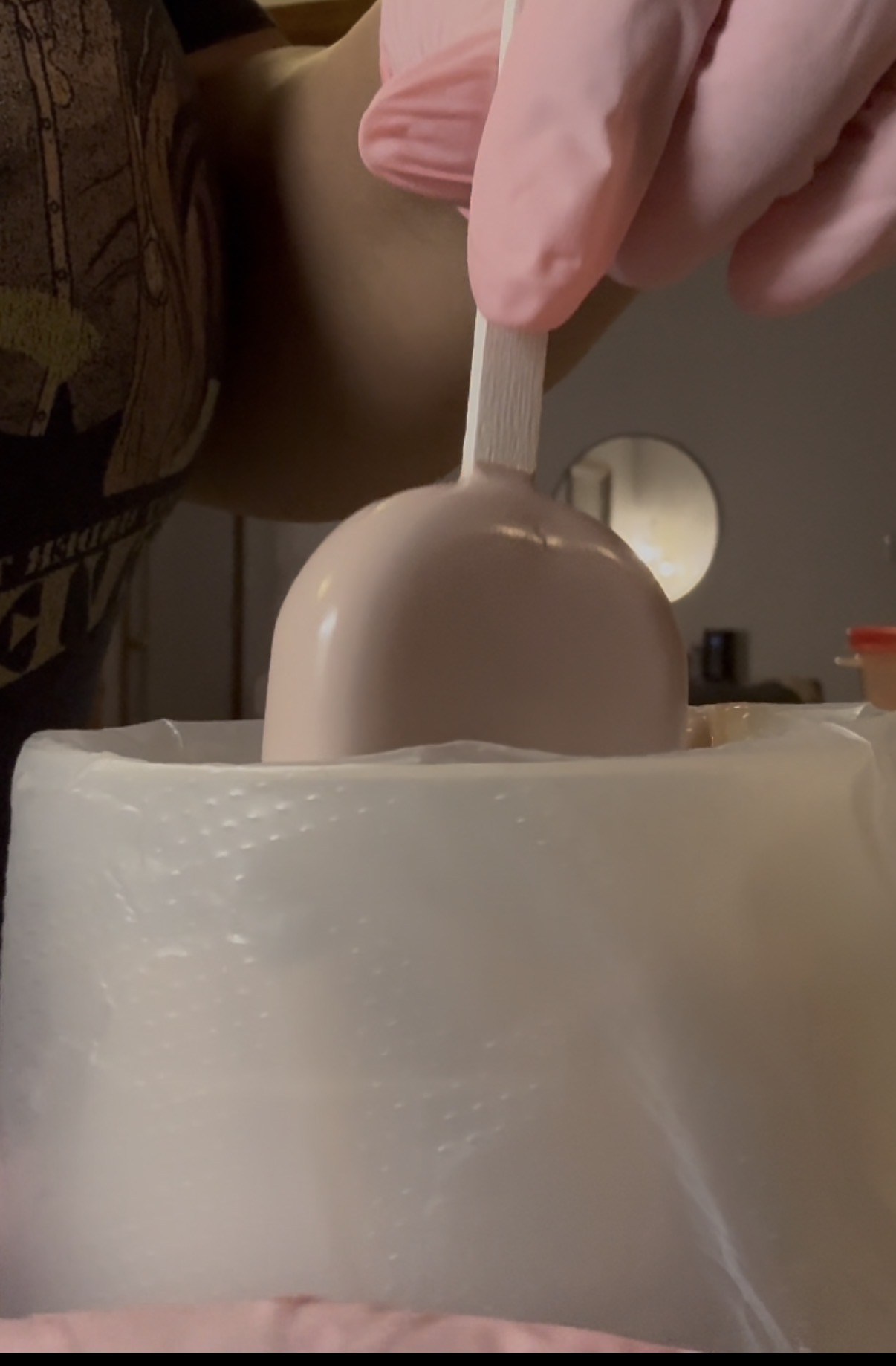 Best Chocolate for Dipping Cakesicles (Tested by a Treat Maker)